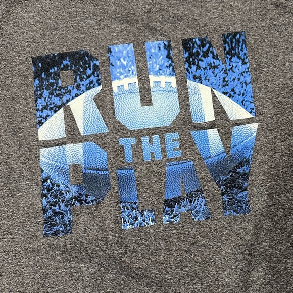 Football 🏈 Run the Play Go Dry Shirt size Medium (8) - Picture 2 of 5